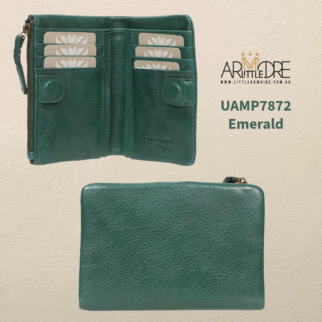 Soft Washed Leather Medium Size Wallet with magnetic UAMP7872