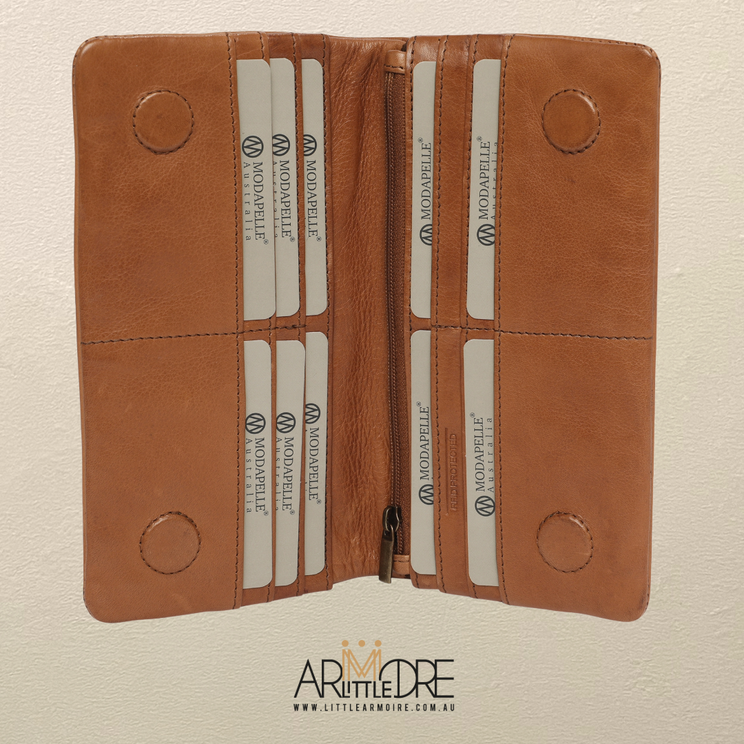 Soft Washed Leather Bid Fold Full Size Wallet with magnetic UAMP7887