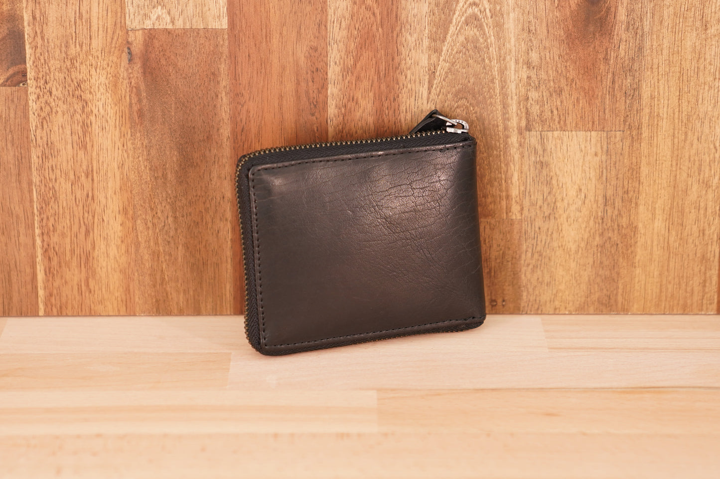 LA6001 Zipped Around Leather Wallet