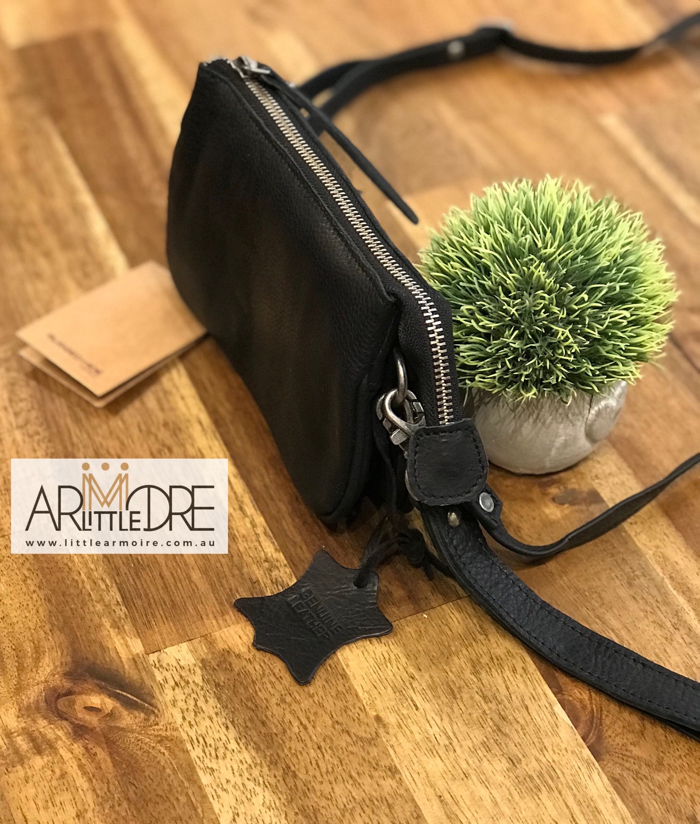 LA74611 Wallet / Clutch / Wristlet / Cross Body bag
