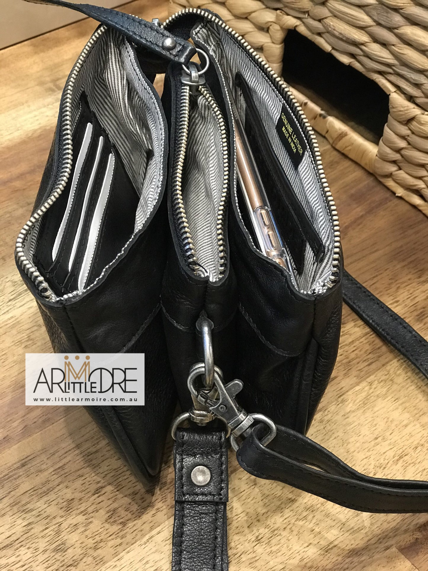LA74611 Wallet / Clutch / Wristlet / Cross Body bag
