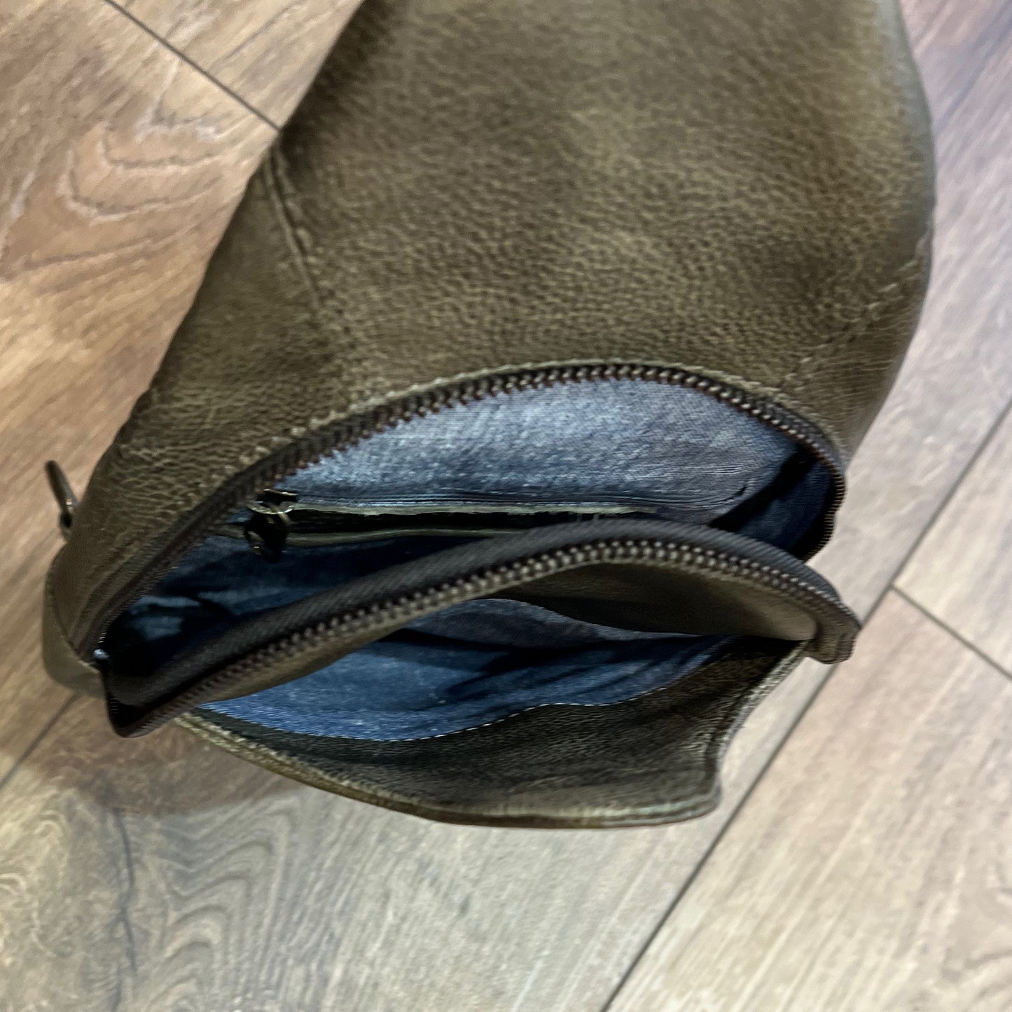 Leather Cross Chest Bag UARH4605