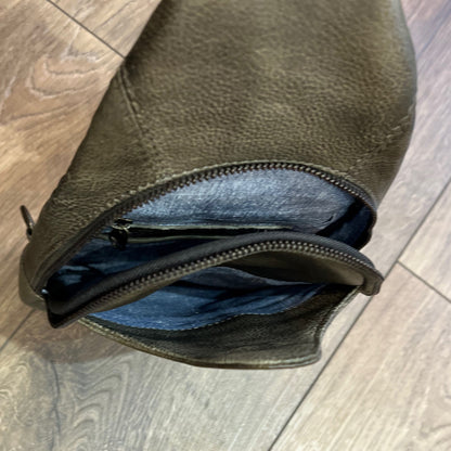 Leather Cross Chest Bag UARH4605