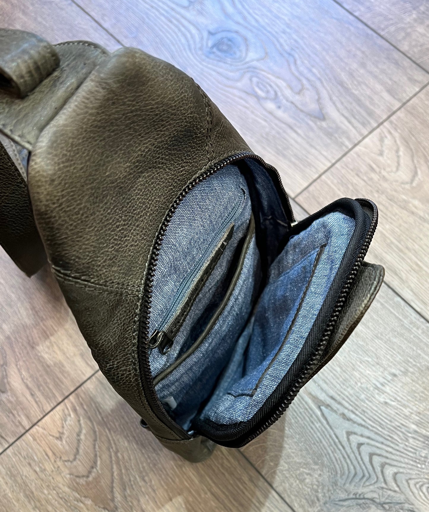 Leather Cross Chest Bag UARH4605