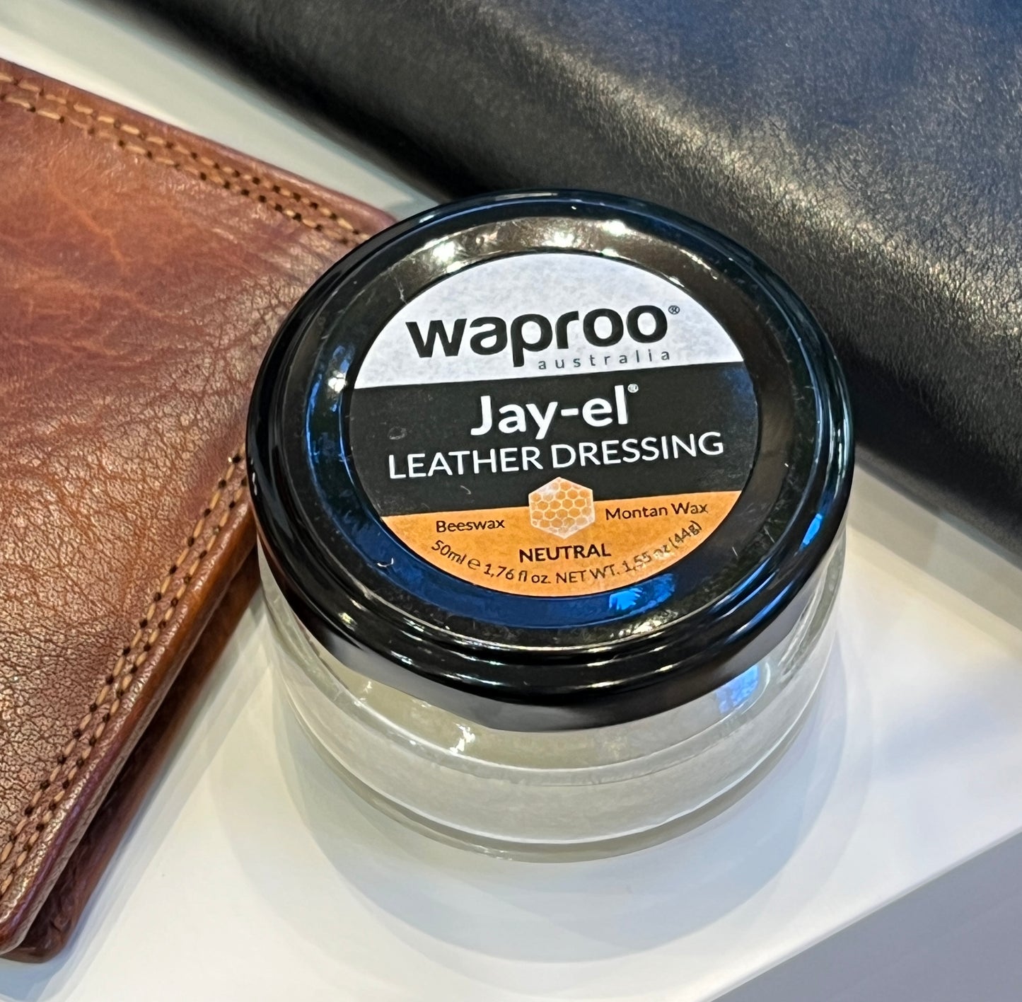 Waproo Jay-el natural beeswax leather dressing
