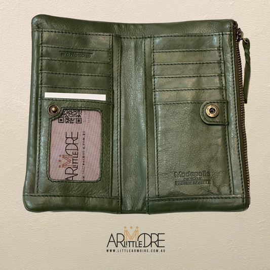 Soft Washed Leather Wallet with press stud UAMP7633