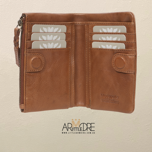 Soft Washed Leather Medium Size Wallet with magnetic UAMP7872