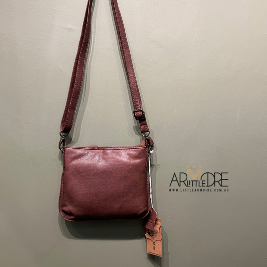 Rugged Hide Tokyo Soft Leather Crossbody Bag ( Small ) UARH2504