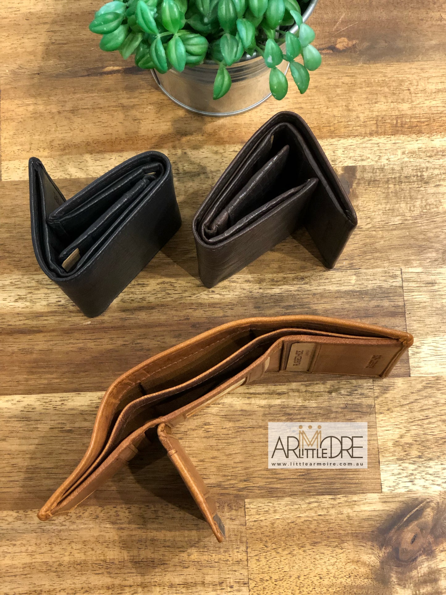 Tri-Fold Unisex Leather Wallet UARH1425 Logan
