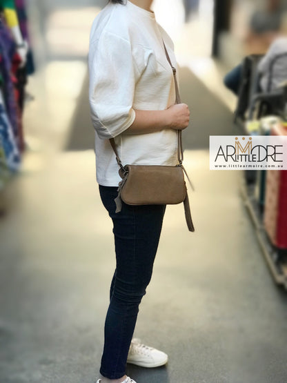 LA74611 Wallet / Clutch / Wristlet / Cross Body bag